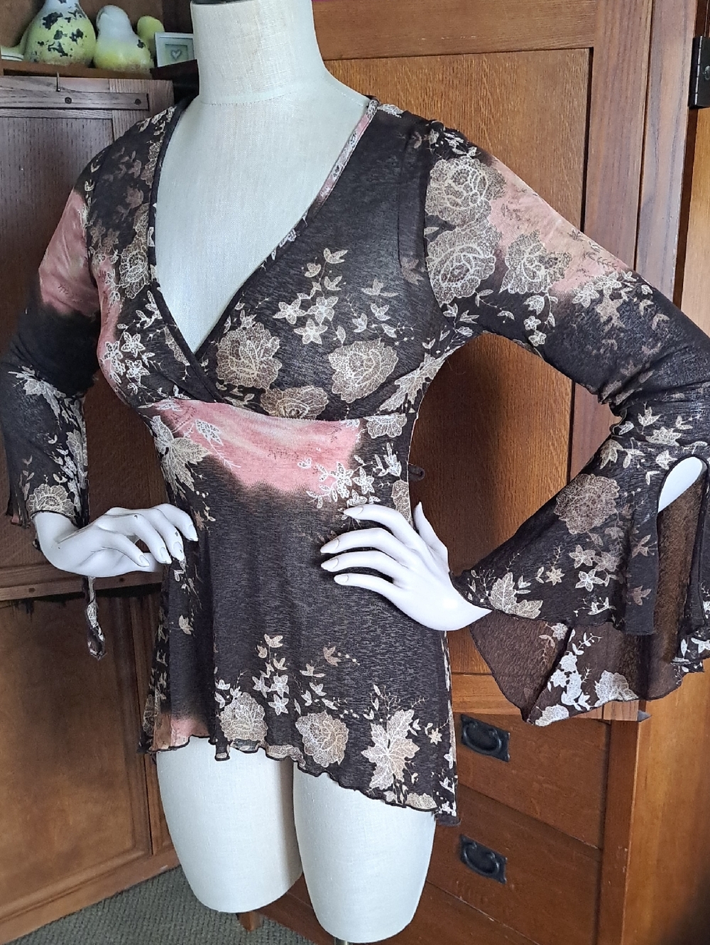 VTG Miss Me Y2K Whimsigoth Asymmetrical Mesh Bell Sleeve Top L - Picture 5 of 9